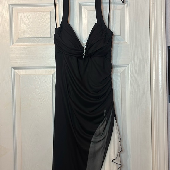 City Triangles Black and White Side Slit Halter Dress Size 13 - Picture 2 of 8